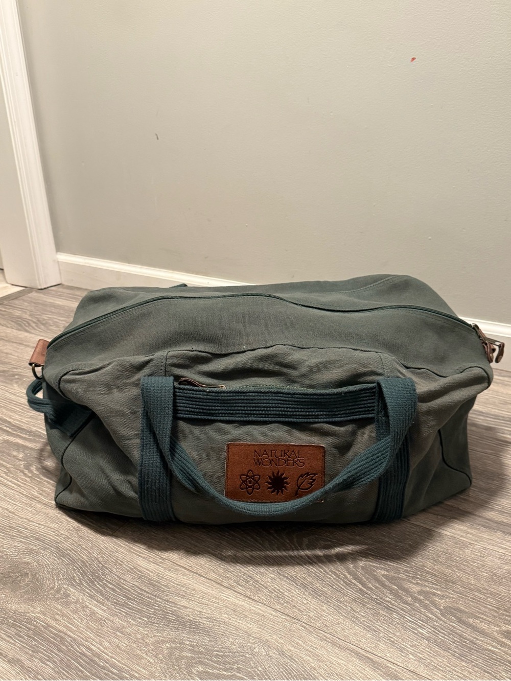 Natural Wonders Vintage Canvas Duffle Bag Green Travel Gym Weekender